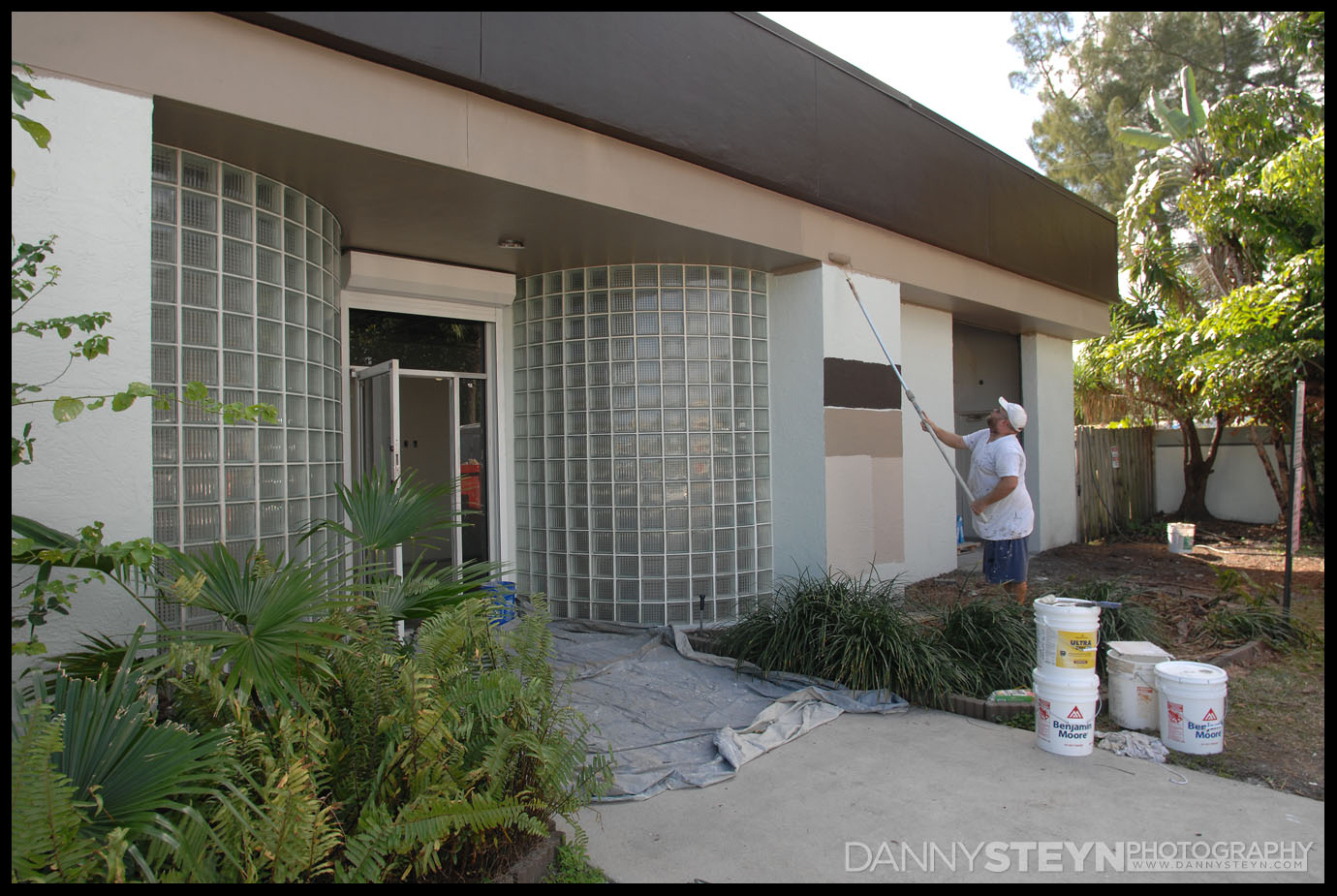 Painting the new Danny Steyn Photography Studio