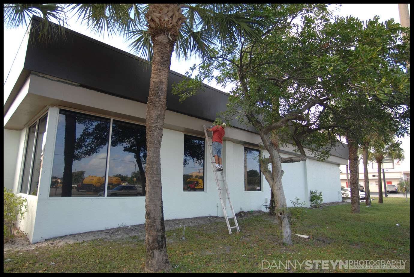 Painting the new Danny Steyn Photography Studio