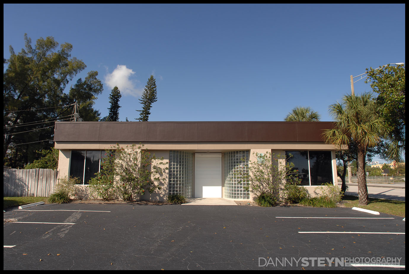 South Entrance with the new paint colors - new Danny Steyn Photography Studio